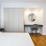 The Artist Center Апартаменти *