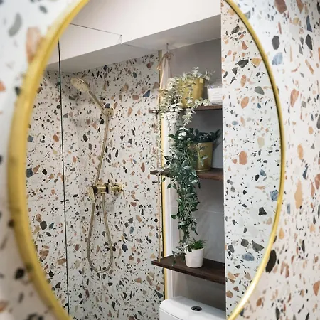 The Artist Center Apartment