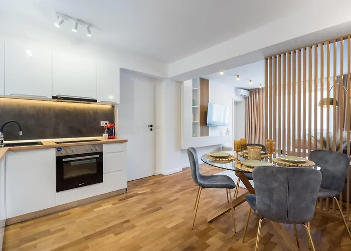 아파트 The Artist Center *